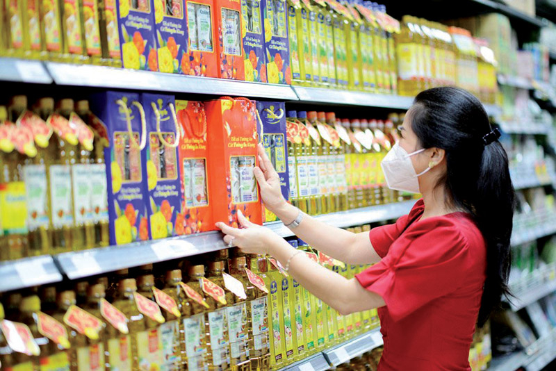 Hàng Việt ngày càng chiếm ưu thế trong các siêu thị lớn. Ảnh: T.L.