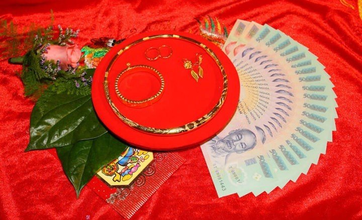 Trong lễ cưới truyền thống, sính lễ được hiểu là lễ vật của nhà trai đem đến nhà gái để xin kết thông gia. Đây cũng là một nét đẹp trong văn hóa của người Việt. Ảnh Internet