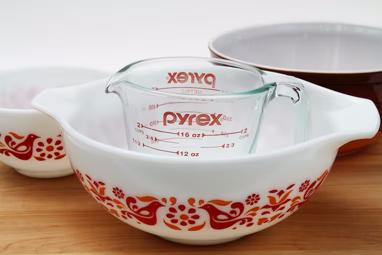 Các sản phẩm Pyrex, nổi tiếng với độ bền cao. Ảnh: Washington Post