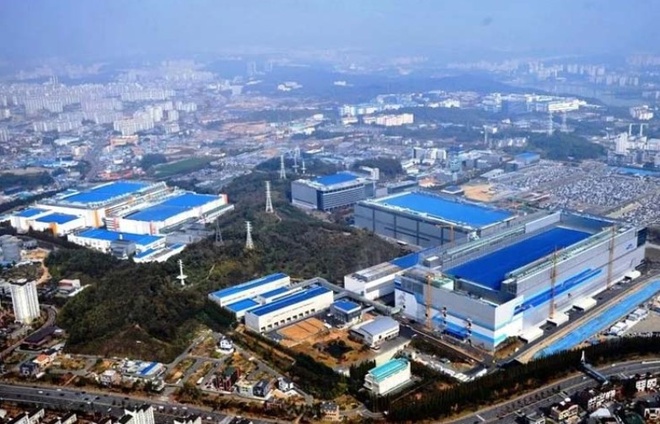 Nhà máy sản xuất di động của Samsung ở Ấn Độ phục vụ thị trường nội địa hơn 1,4 tỷ dân và các thị trường lân cận. Ảnh: Reuters.