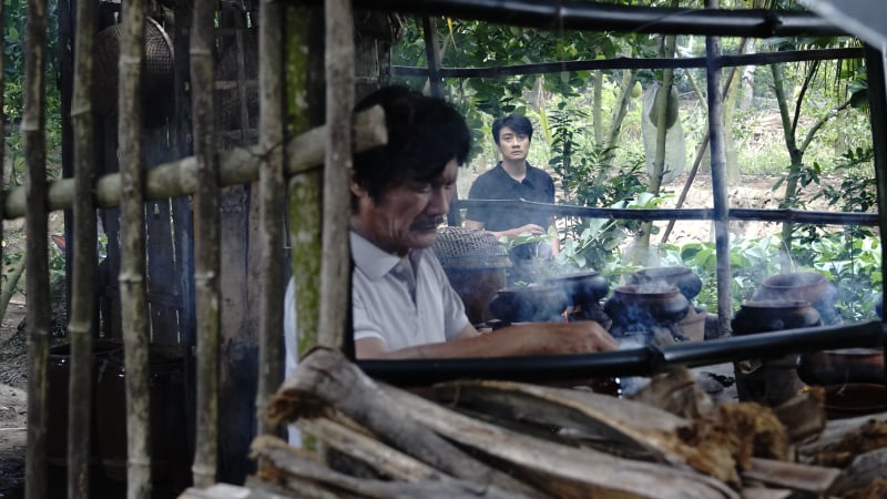 Nghệ sĩ Công Ninh vào vai người cha hiền lành chân chất gắn bó với nghề kho cá bống