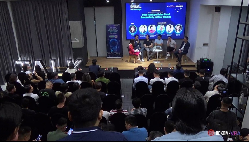 Trong sự kiện Switchup Accelerator roadshow: Web3 Leaders Meetup in Hanoi do Hiệp hội Blockchain Việt Nam phối hợp cùng Spores Network tổ chức, các diễn giả đã đưa ra nhiều góc nhìn của các nhà đầu tư, nhà sáng lập dự án blockchain.
