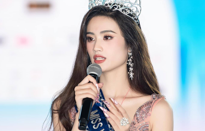 Hơn mười ngày qua, cái tên Hoa hậu Huỳnh Trần Ý Nhi đã làm “khuynh đảo” cộng đồng mạng bởi loạt phát ngôn của cô. Ảnh: Internet