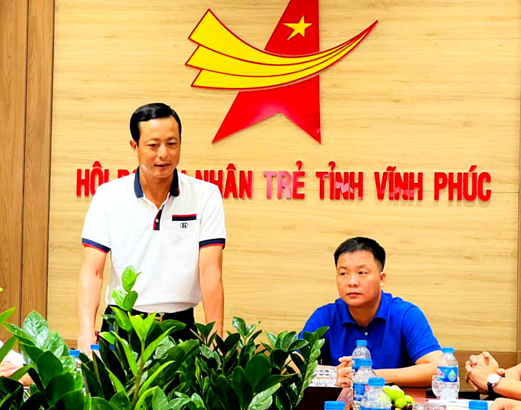 Ông Mai Thanh Chung – Chủ tịch Hội Doanh nhân trẻ Phú Thọ phát biểu tại buổi làm việc.