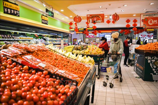 Trung Quốc đang nỗ lực thực hiện các giải pháp để kích cầu tiêu dùng, trong bối cảnh thương mại sụt giảm. Ảnh: TTXVN.