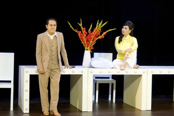 Thành Lộc và Lê Khánh trong vai cặp vợ chồng nổi tiếng vở Giáng Hương