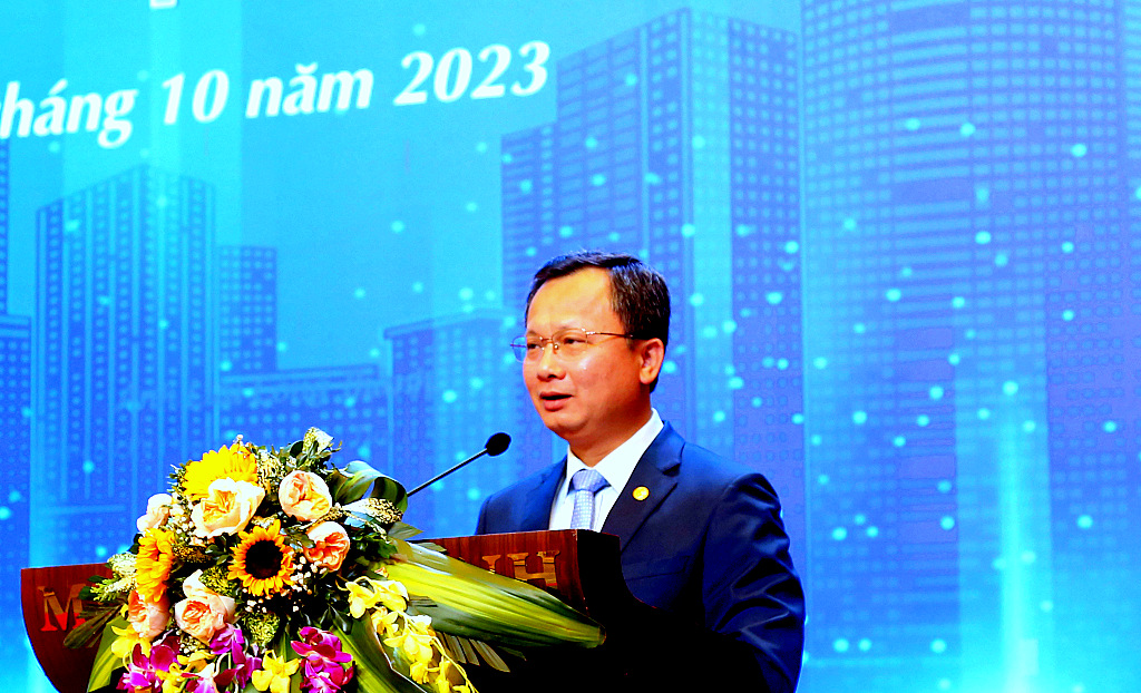 Ông Cao Tường Huy - quyền Chủ tịch UBND tỉnh Quảng Ninh phát biểu tại buổi gặp mặt.