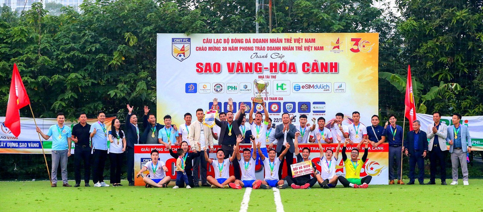 Đội bóng Doanh nhân trẻ Vĩnh Phúc FC vô địch cúp kim cương.