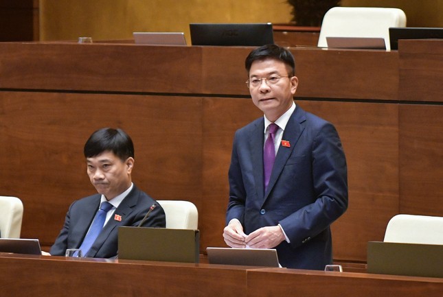 Bộ trưởng Tư pháp Lê Thành Long cho biết sẽ tiếp tục nghiên cứu bổ sung các chế tài. Ảnh: TL.