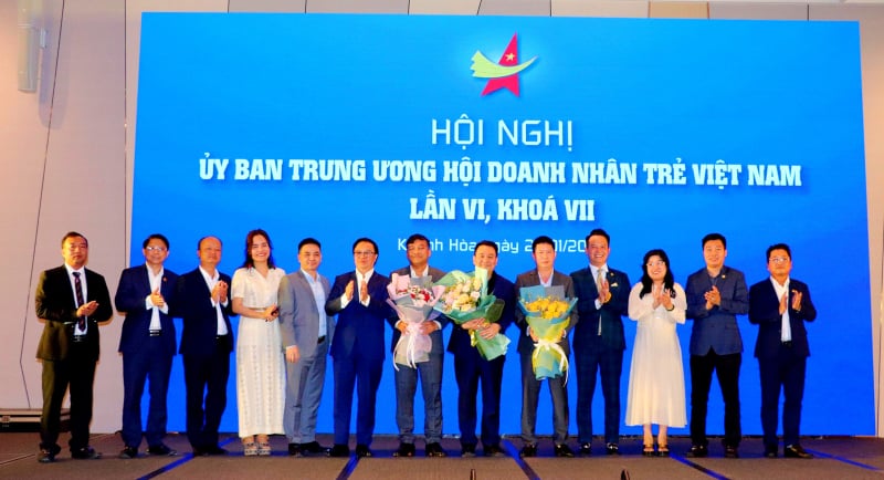 Ra mắt 3 tân Phó Chủ tịch Hội.