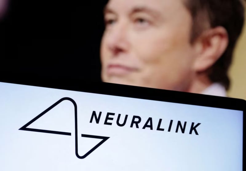 Công ty Neuralink do tỷ phú Elon Musk sáng lập đã cấy ghép chip vào não người. Ảnh: Reuters