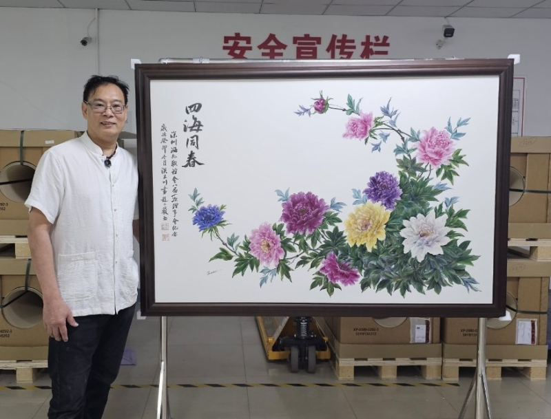 Sở trường của họa sĩ Hồng Đức Thanh là vẽ hoa