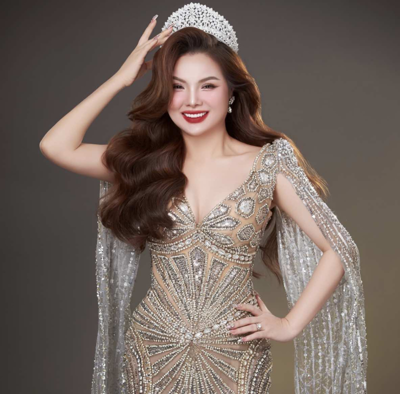Đại diện Việt Nam, người đẹp Ngọc Trang tại cuộc thi Hoa hậu Quý bà Hoàn Cầu