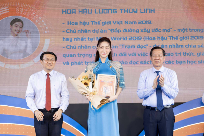Hoa hậu Lương Thuỳ Linh được trao danh hiệu Đại sứ văn hoá đọc
