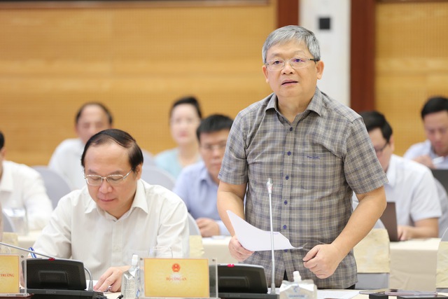 Thiếu tướng Hoàng Anh Tuyên, Phó Chánh văn phòng Bộ Công an, thông tin tại họp báo chiều 1/6. Ảnh: VGP