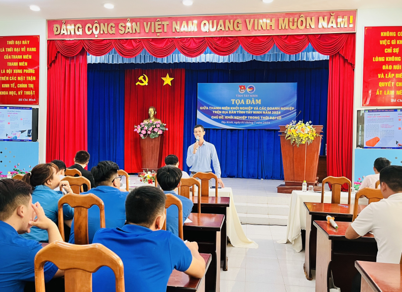 Ông Phạm Trọng Nghĩa, Giám đốc Công ty Cổ phần máy móc, thiết bị Ánh Dương, Chủ tịch Hội Doanh nhân trẻ tỉnh Tây Ninh.