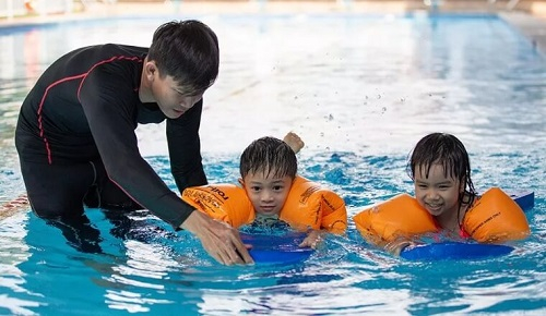 rèn luyện kỹ năng sinh tồn và thoát hiểm cho trẻ là cách bảo vệ con cái chúng ta một cách hữu hiệu nhất. Ảnh: Internet