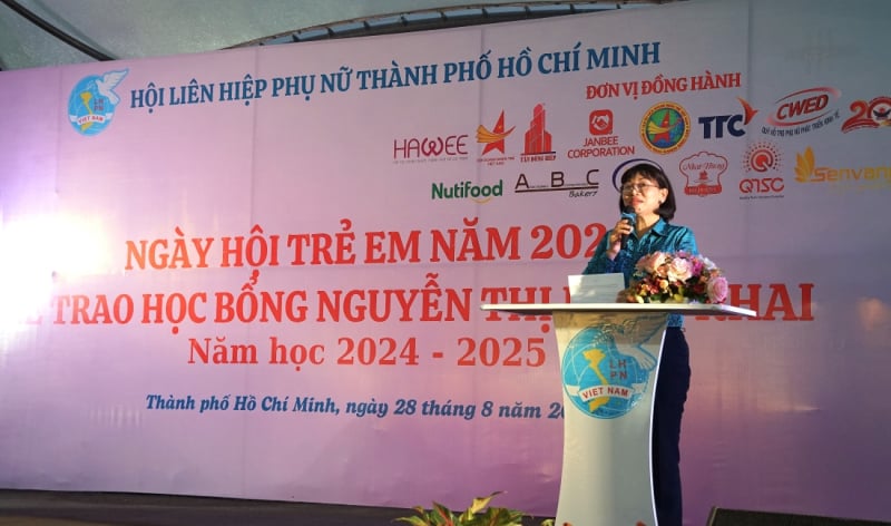 Bà Trần Thị Phương Hoa, Ủy viên Ban Chấp hành Trung ương Hội LHPN Việt Nam, Phó Chủ tịch Hội LHPN TP. Hồ Chí Minh phát biểu tại sự kiện