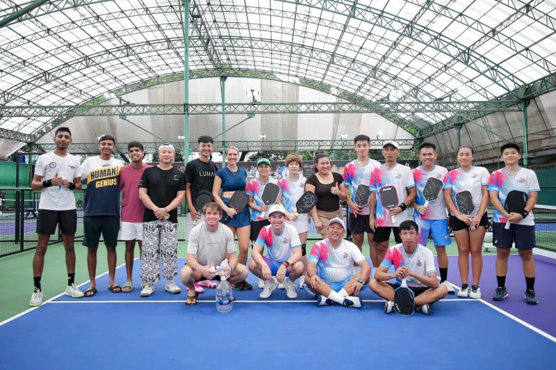 Team D-Joy tập luyện cùng các vận động viên Pickleball top đầu thế giới