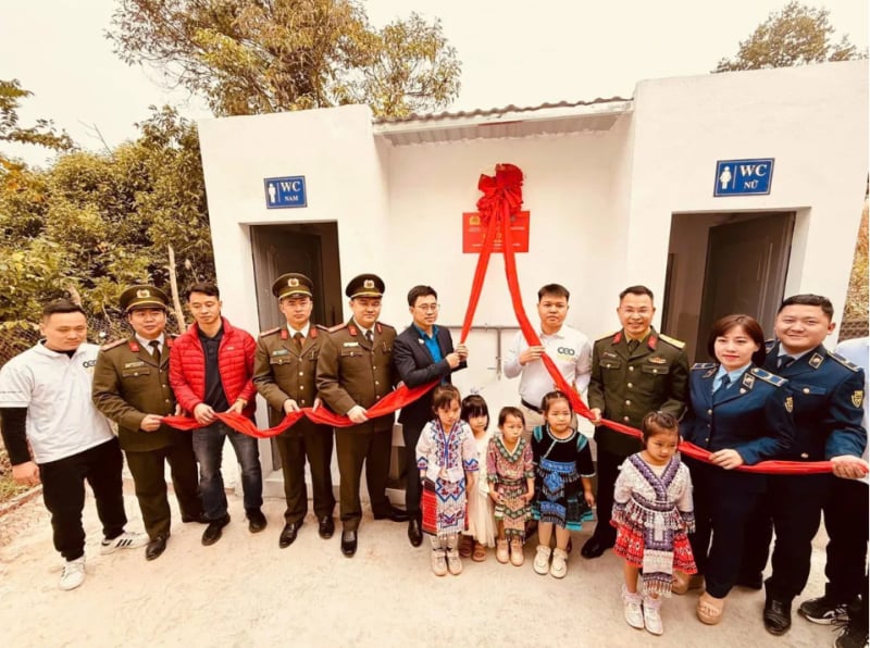 Lễ khánh thành và bàn giao công trình phụ trợ tại các điểm trường mầm non thuộc xã Huổi Luông, huyện Phong Thổ, tỉnh Lai Châu.