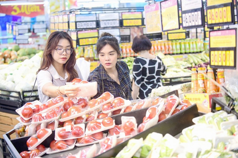Giá hàng hóa tiêu dùng thiết yếu phục vụ tết không có biến động bất thường. Ảnh: TL.