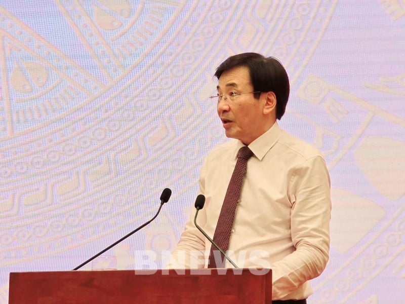 Bộ trưởng, Chủ nhiệm Văn phòng Chính phủ Trần Văn Sơn phát biểu tại họp báo Chính phủ thường kỳ tháng 4/2025