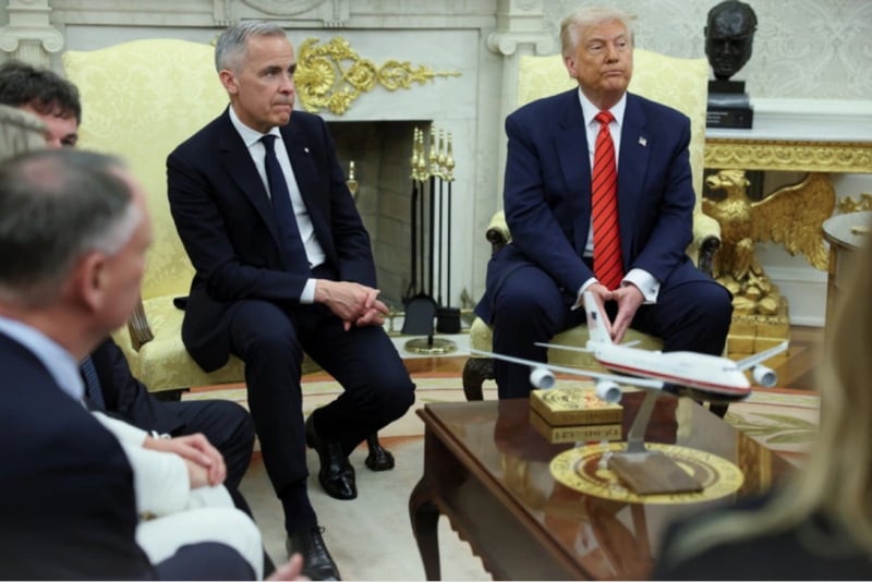 Cuộc gặp giữa Tổng thống Mỹ Donald Trump và Thủ tướng Canada Mark Carney tại Phòng Bầu dục, Nhà Trắng, vào ngày 6/5. Ảnh: Reuters