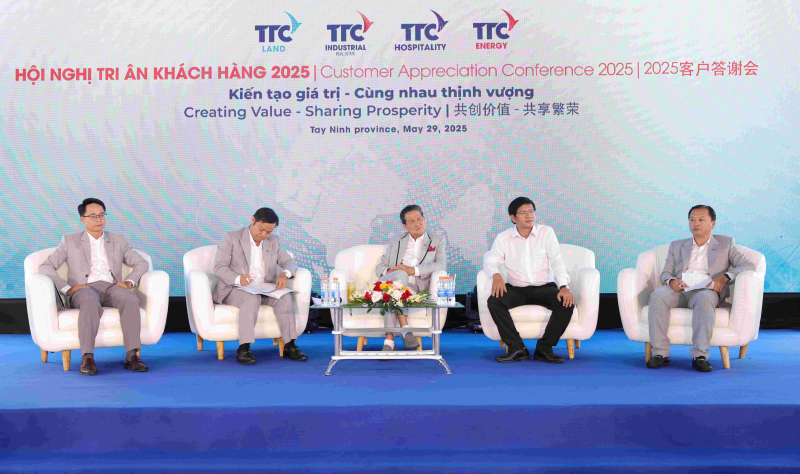Phiên tọa đàm “Kiến tạo giá trị - Cùng nhau thịnh vượng”.