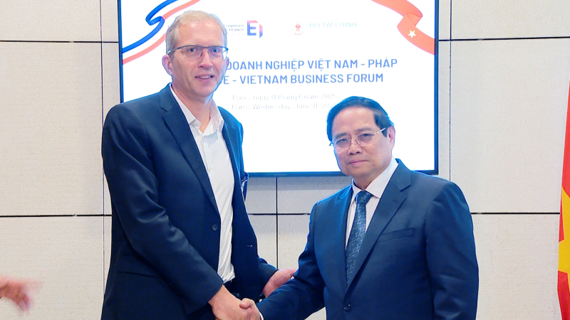 Thủ tướng Phạm Minh Chính tiếp ông Henri Poupart-Laffarge, Giám đốc điều hành Tập đoàn Alstom - Ảnh: VGP/Nhật Bắc