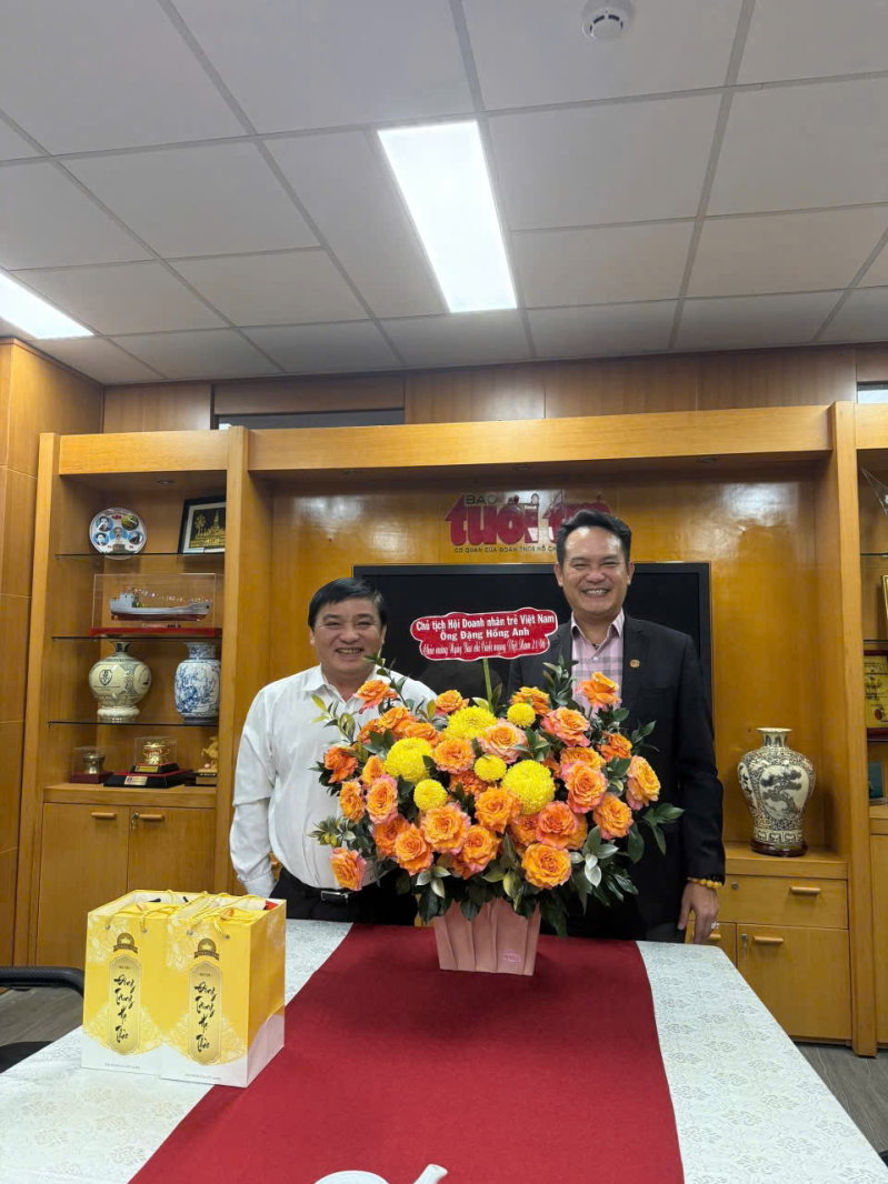 Anh Đặng Hồng Anh, Chủ tịch Hội thăm, chúc mừng Báo Tuổi Trẻ nhân Ngày Báo chí cách mạng Việt Nam