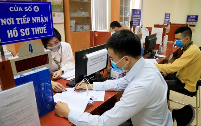 Hướng dẫn doanh nghiệp và người dân nộp thuế.