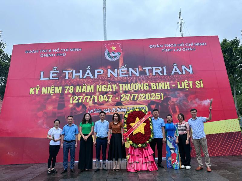 Hội DNT Lai Châu tham dự Lễ Thắp nến tri ân tại Nghĩa trang liệt sĩ tỉnh, do Đoàn TNCS Hồ Chí Minh Chính phủ và Tỉnh đoàn Lai Châu phối hợp tổ chức.