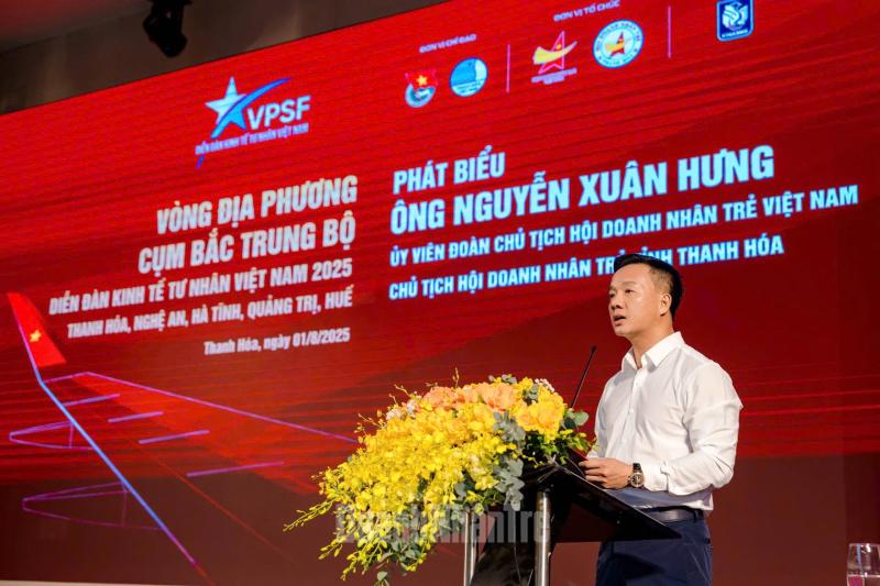 Chủ tịch Hội Doanh nhân trẻ Thanh Hóa Nguyễn Xuân Hưng phát biểu.