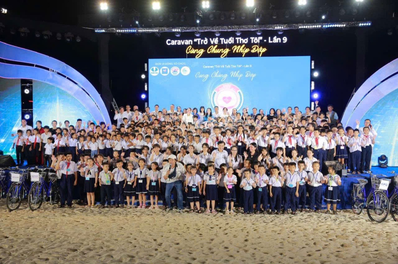 Đồng hành cùng nhiều trẻ em hiếu học