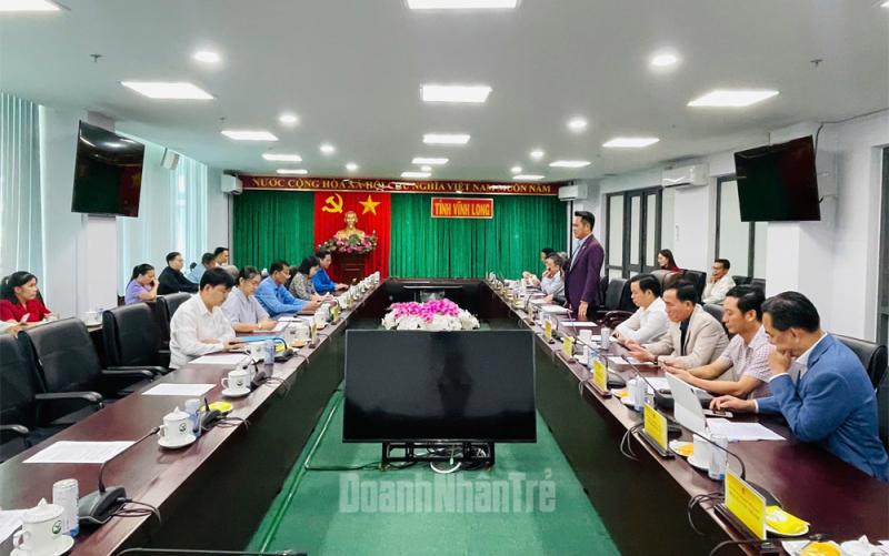 Toàn cảnh buổi làm việc.