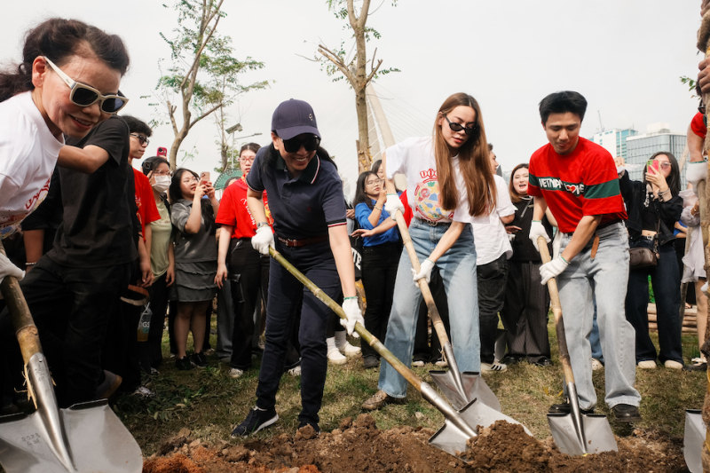 Cùng tạo nên môi truờng sống xanh đẹp cho TP mang tên Bác