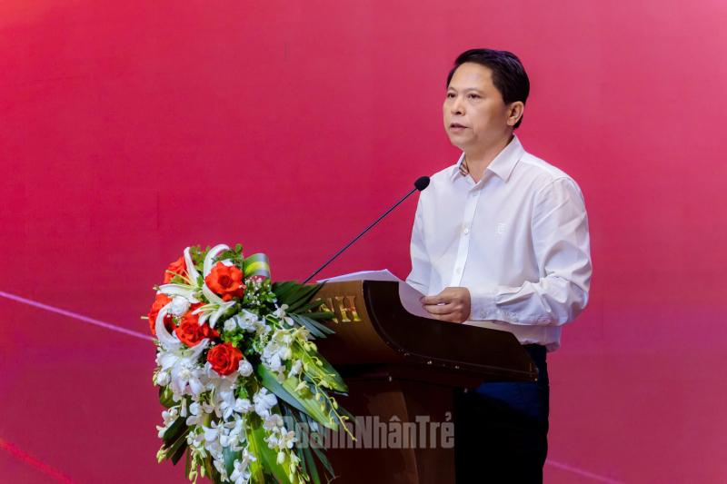 Ông Nguyễn Tiến Long, Phó Chủ tịch Hội Doanh nhân trẻ Việt Nam phát biểu tại Phiên đối thoại.