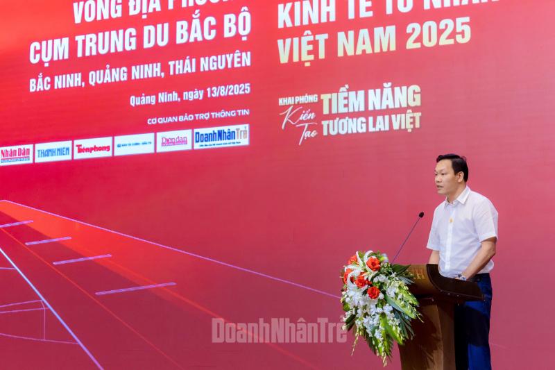 Chủ tịch Hội Doanh nhân trẻ Quảng Ninh Lưu Công Thành phát biểu tại phiên đối thoại.