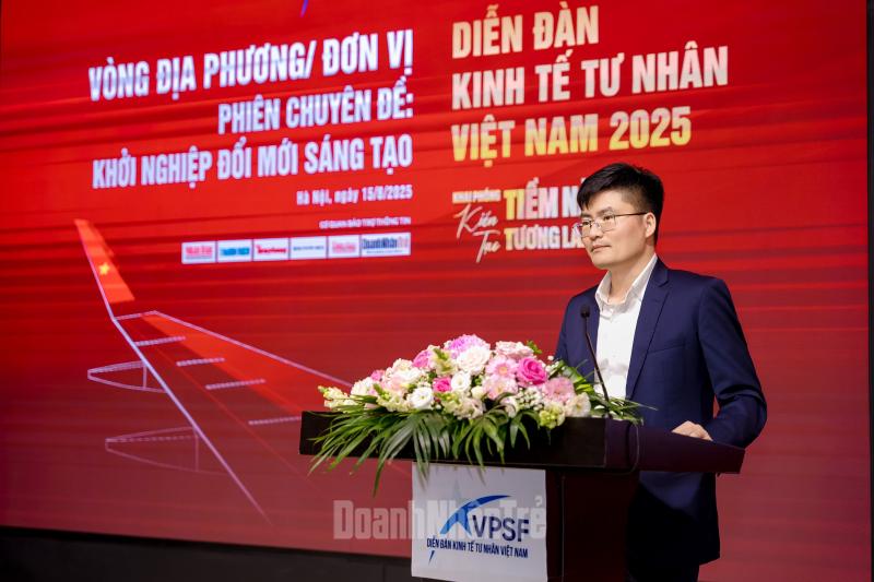 Chủ tịch CLB Đầu tư & Khởi nghiệp DNT Việt Nam, Chủ tịch HĐQT Tập đoàn CNCTech Nguyễn Văn Hùng phát biểu khai mạc Phiên đối thoại.
