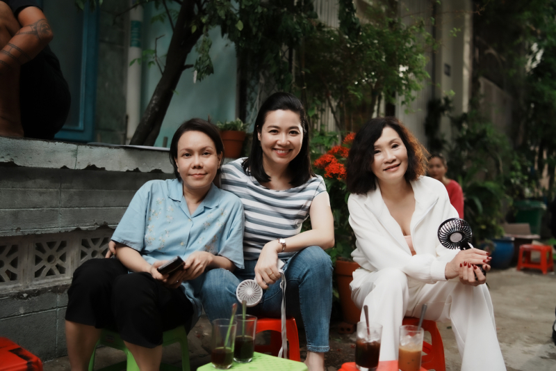 Ba ngôi sao phòng vé Việt hương, Hồng Đào, Lê Khánh trong phim Cục vàng của ngoại