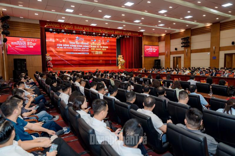 Hàng ngàn đại biểu đã tham gia các Phiên đối thoại địa phương VPSF 2025, tạo nên không khí sinh hoạt sôi nổi trong toàn đội ngũ doanh nghiệp tư nhân Việt Nam.
