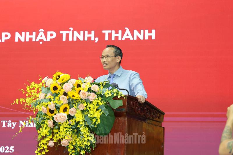 TS Cấn Văn Lực phát biểu tại Diễn đàn.