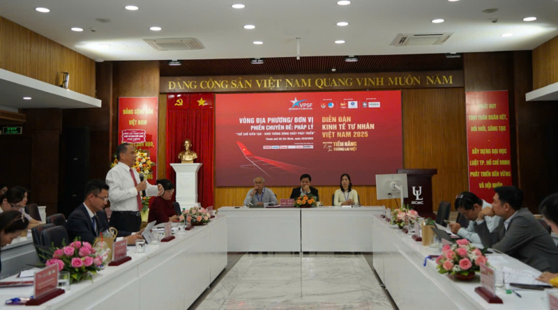 Các đại biểu tham gia hội thảo