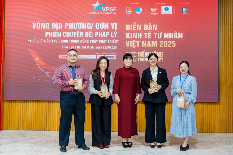 Các diễn giả, đại biểu đặt ra những vấn đề mang tính thiết thực, sát sườn với thực tế doanh nghiệp tư nhân hiện nay