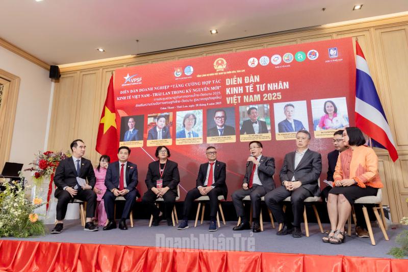 Phiên đối thoại trực tiếp.