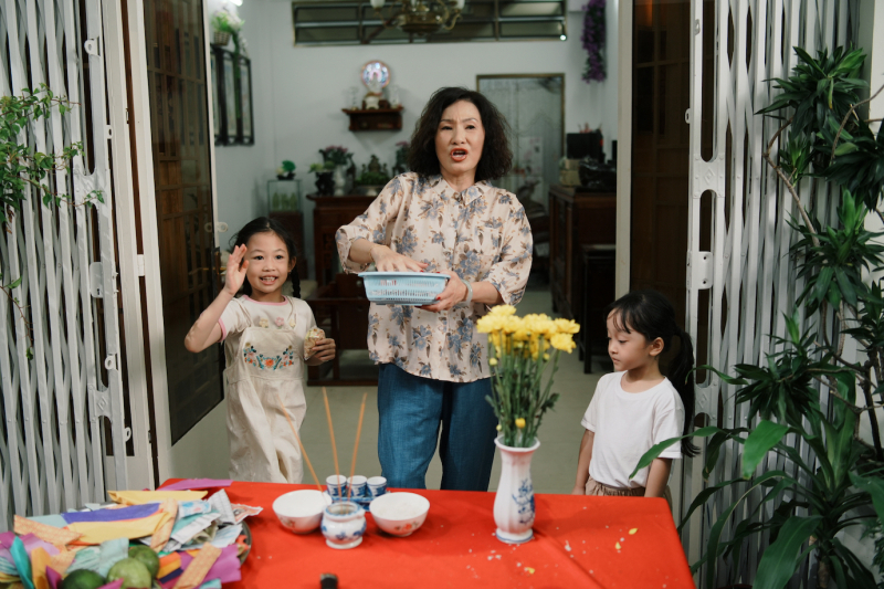 Hồng Đào cùng Việt Hương tạo nên ký ức tuổi thơ