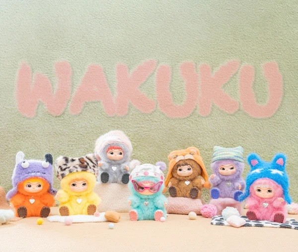 Búp bê sưu tầm Wakuku tại cửa hàng Miniso. Ảnh: FT