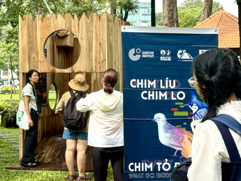 Khách tham quan trải nghiệm dự án