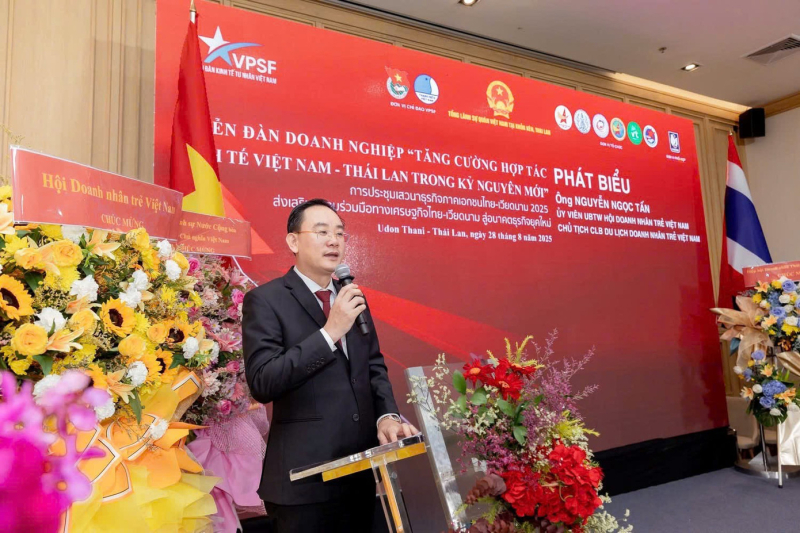 Ông Nguyễn Ngọc Tấn, Chủ tịch CLB Du lịch Doanh nhân trẻ Việt Nam, Tổng Giám đốc SACO Travel, Trưởng BTC Phiên đối thoại phát biểu.