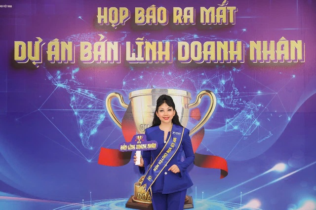 Nhà thiết kế Quỳnh Paris trong vai trò hội đồng chuyên gia cuộc thi